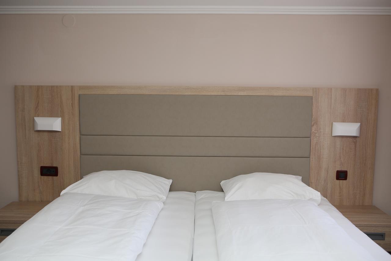 Hotel Ana 3*